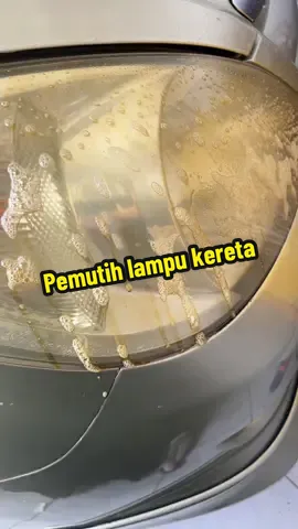 Lampu kereta nak beli baru bukan murah, kadang kita biar jee kuning sampai dah tak slesa nk drive malam2 kan. Boleh cerahkan semulaa jgn risau 😍 #lampukereta #cucilampukereta 