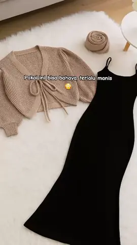 Buat look simple tapi classy 💅 Cardigan rajut + inner dress hitam = kombinasi elegan ala Korean style girl 😍 #oneset #setelanwanita #ootdkoreanstyle #cardigan #outfitideas 