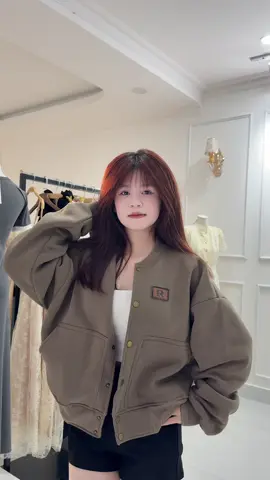 Nhiều bạn lấy ảnh shop em bán hàng thế nhỉ 