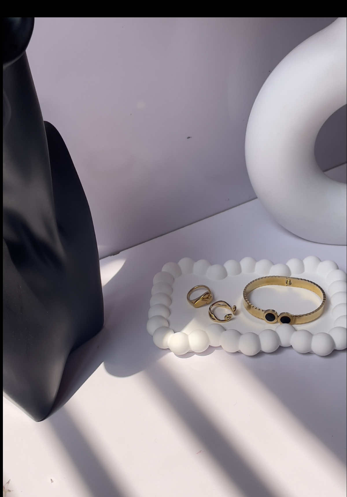 Because love deserves the perfect fit 💍💫 Here’s how to measure your ring size right from home — no guessing, just precision 💖 #creatorsearchinsights #ringsize #jewelrytok #tiktokjewelry #jewelrytips 