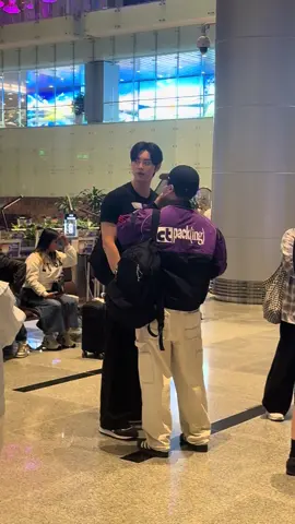 Ảnh đẹp mê luôn á chời ơi. Cứu tui tui thở không nổi. Bả liếc cam tui kìa mọi ngừi😍😍 #ngutrucuabaochua #yoona 