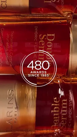 95% natural-origin ingredients. 100% cult status.​  Double Serum continues to win hearts, awards (and glowing reviews) worldwide. 💛​ ​ #Clarins #DoubleSerum 