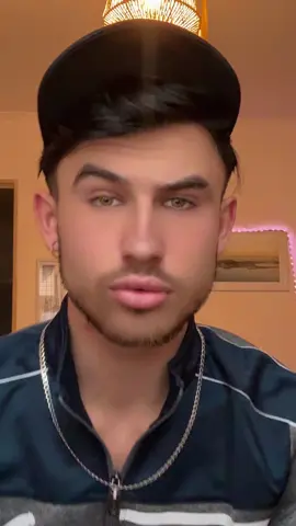 ( à un homme pas deux ) 😔🥹