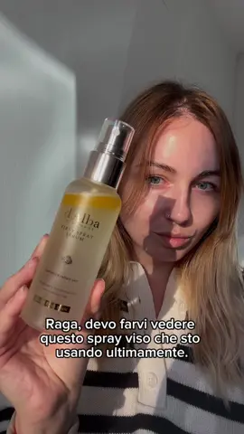 offerto da d'Alba Piedmont d'Alba White Truffle First Spray Serum: Un elisir di bellezza in spray che unisce la freschezza di un tonico alla ricchezza di un siero. Formulato con pregiato tartufo bianco italiano, questo spray viso idrata, nutre e illumina la pelle in un solo gesto. Perfetto per ogni momento della giornata, dona una sensazione immediata di freschezza e una pelle visibilmente piu radiosa. @DALBA  @dalba_it #curadellapelle #dalba #belezzanaturale #pelleluminosa #cosmeticicoreani 