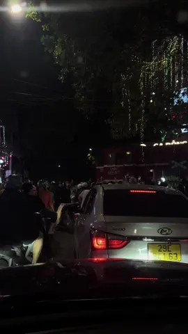 Đêm Hà Nội...! Thời tiết se lạnh rồi.