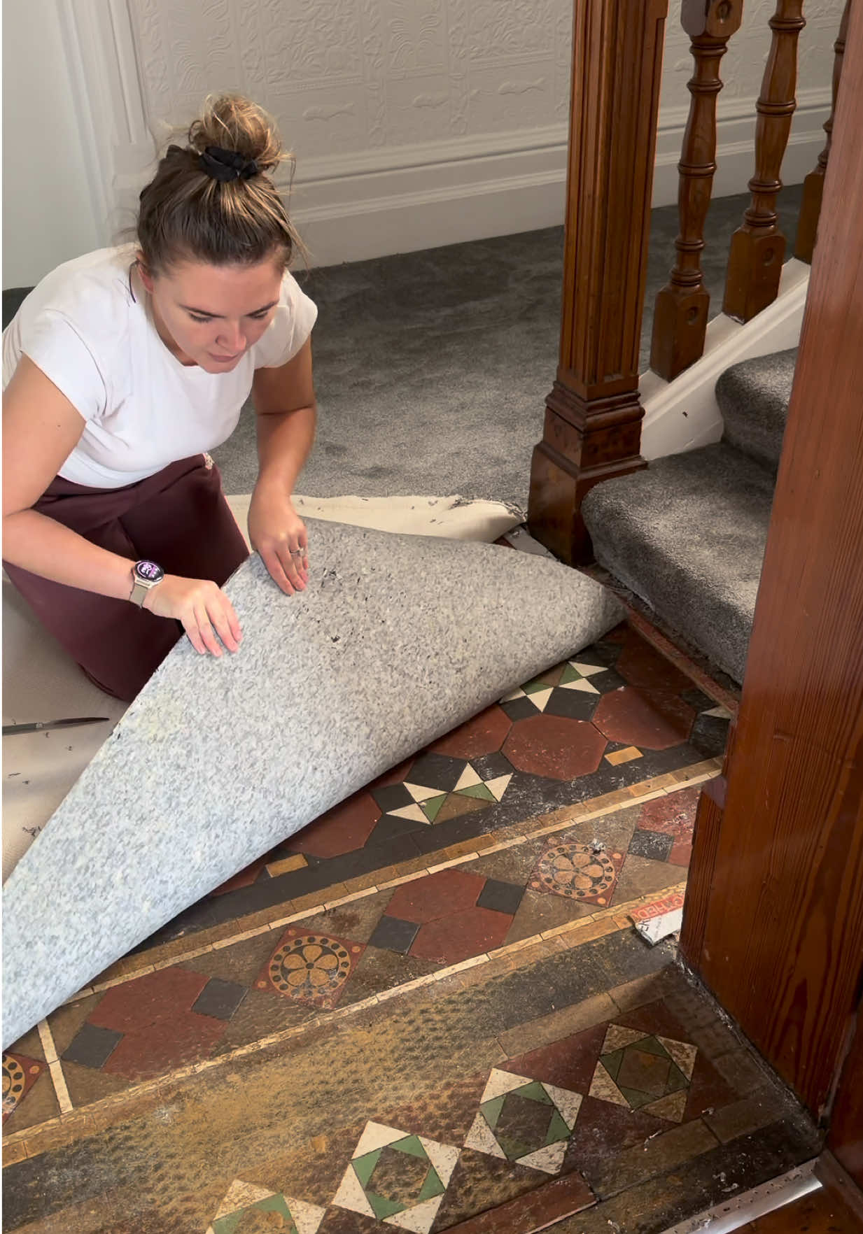 LOOK what i found!!!! 🤩🤩🤩 #hiddentreasure #oldhome #homerenovation #homevlog #restoration 