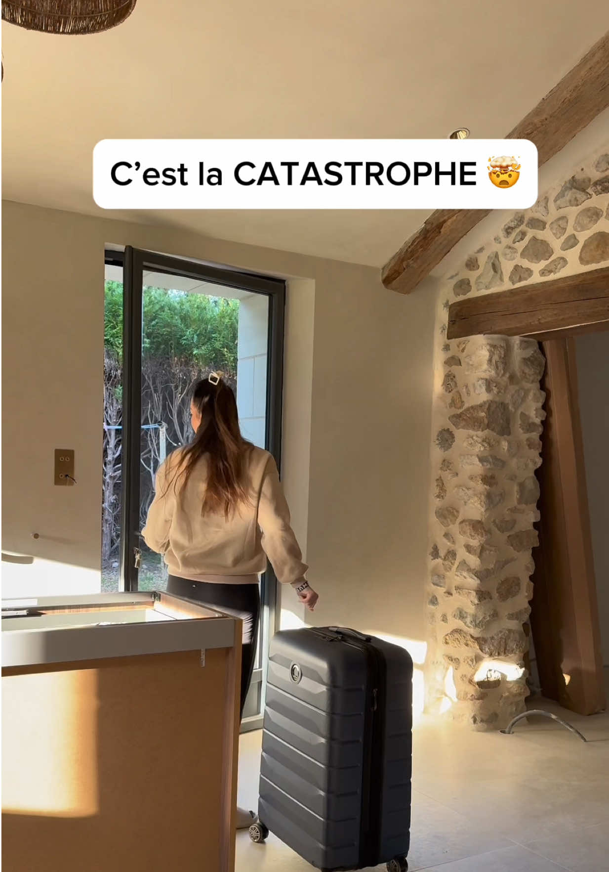 C’est la CATASTROPHE 😓 Tu savais que notre Luba peut tondre jusqu’à 10 000m2 ? #renovation #reno #robot #robottondeuse @Mammotion Tech *publicité 🔗 https://bit.ly/3KSBbWZ