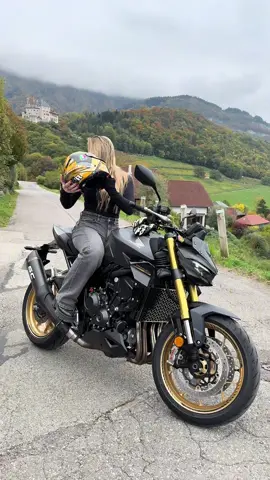 Tu shoot pour Honda EU @Honda Motorcycles ❤️