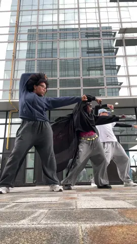 ‘One dance’ Dc : @Litchi @TYLA #dancechallenge #dancer #onedance #fyp #friends 