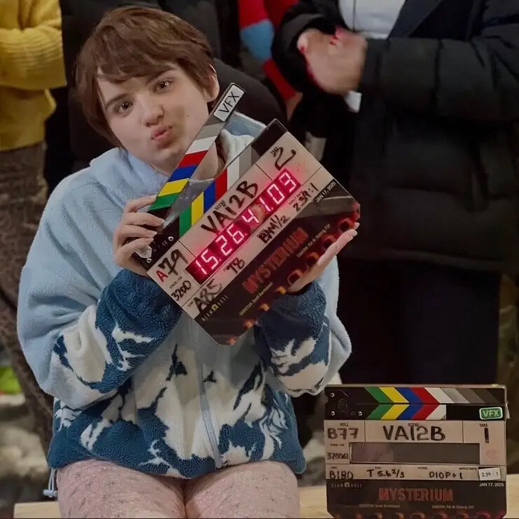 Madeleine McGraw behind the scenes of Black Phone 2 / FAKE BLOOD ! #viral #madeleinemcgraw #gwenblake #blackphone #theblackphone 