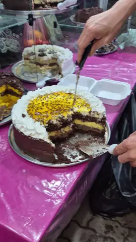 maracujá truffado 😍 Feira do Agricultor de Águas de Lindóia interior de São Paulo  vem pra feira #bolocaseiro #bolo #feiradoagricultor #bolocaseiro #tortas 