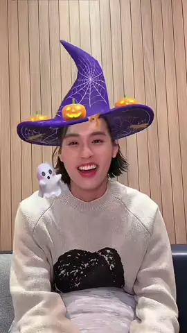 Xem nhỏ P live  thì cũng đoán được đến nhỏ Kin nó sẽ hề không kém rồi. Mà không đoán được đến nước này =))) #bbillkin #บิวกิ้น #นับหนึ่ง #billkinentertainment #ilovetiktok =))