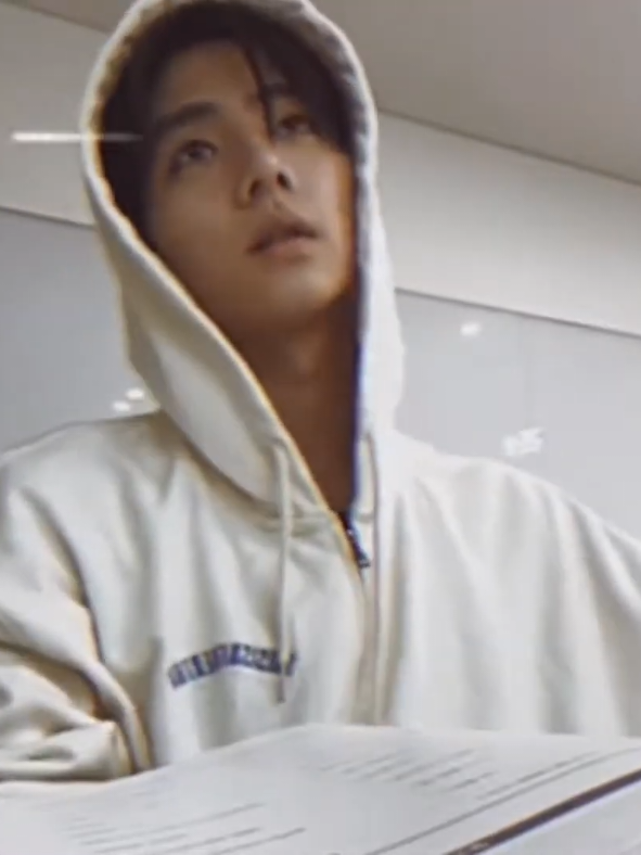 leoလိုချစ်တက်မှsanwonကိုကြူးကျပါလို့👀🤭 #leowon #leeleo #leesanwon 