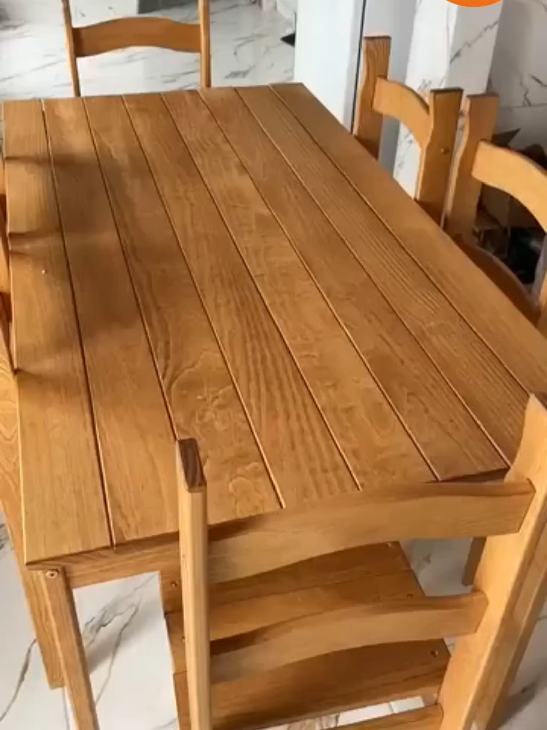 Conjunto de mesa com 6 cadeiras em madeira maciça! 🤌🏼💕 #mesacom6cadeiras #jogodemesamadeira #jogomesadejantar #mesadejantar  #conjuntomesamadeira 