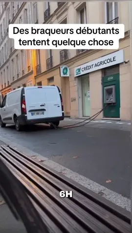 2 braqueurs débutants tentent de voler un distributeur de banque. #pourtoii #fyp #viralvideos #viral_videos #lyon 