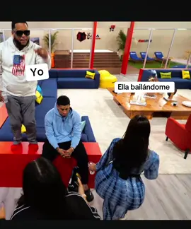 . . . . . . . . . #lacasadealofoke #srjimenes #alofokeradioshow #alofoke #telemundo             