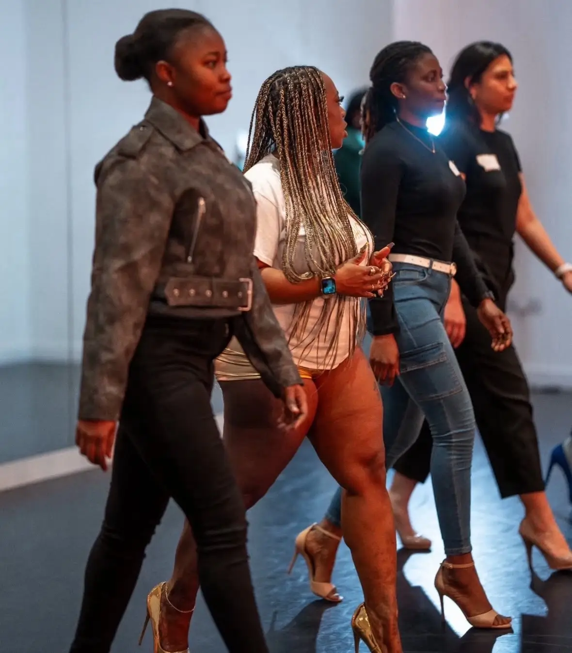 If you've ever wanted to learn how to walk in heels with more poise this is your sign! So much fun and so much technique to learn about How to Walk in Heels. Click on the link in bio to view the Heels Class schedule and sign up #munroewalkworkshop  #howtowalkinheels 