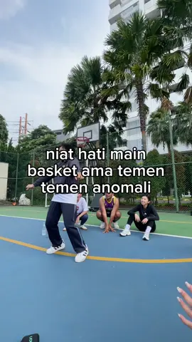 keren tuh ada lebron jems #SunscreenWaterproof #SunscreenRinganTransparan #Sunscreenviral #fyp #basket 