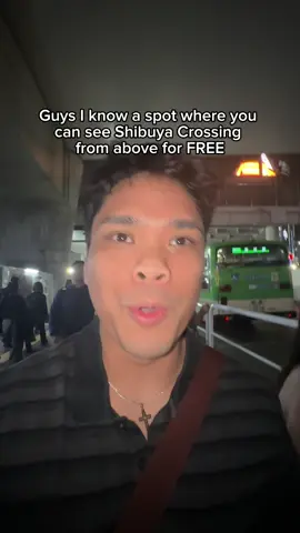 You can see Shibuya crossing here for FREE!!! #shibuya #shibuyacrossing #japan 