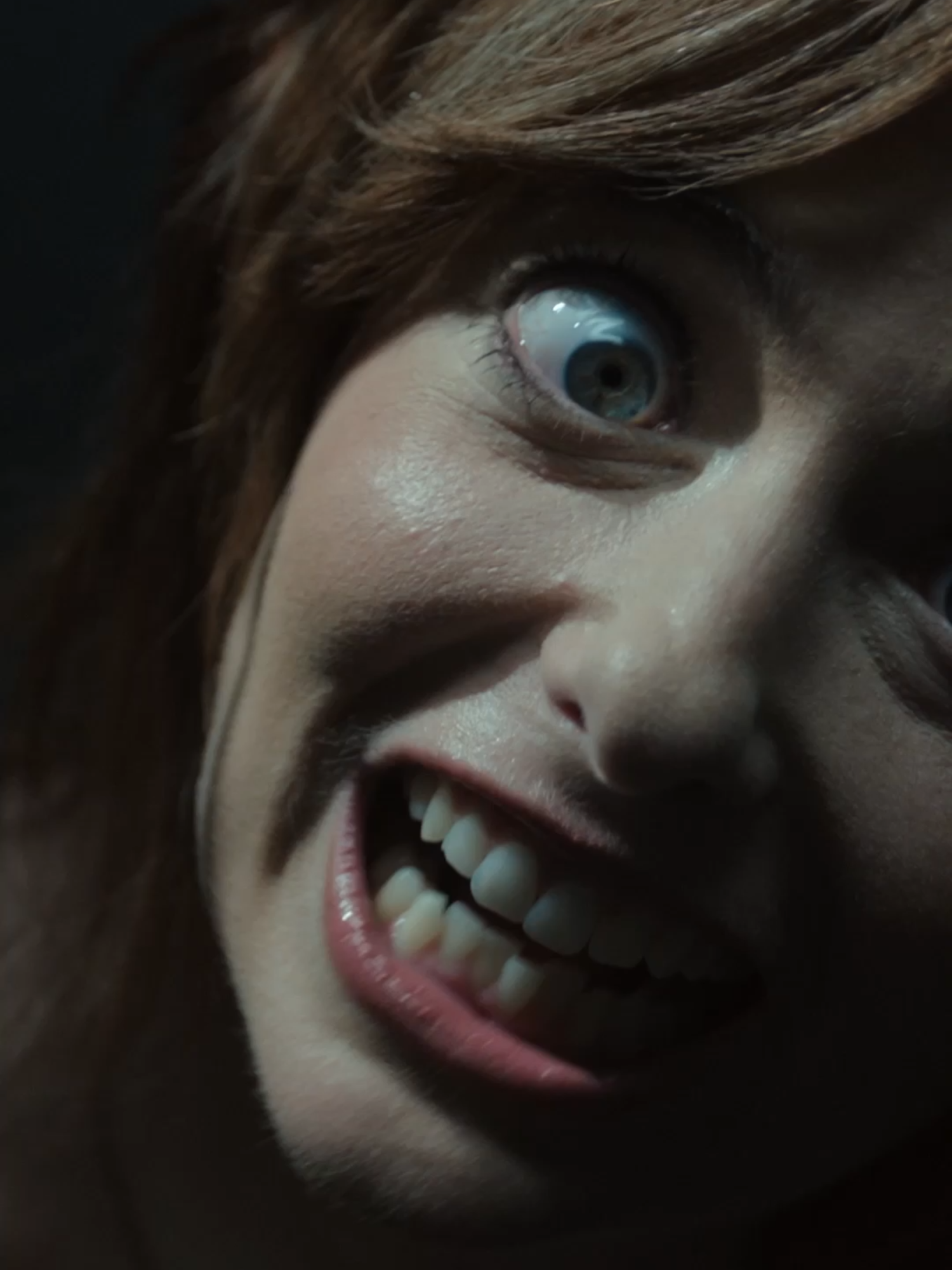 they long-ened my neck @nbcsnl #snl #sabrinacarpenter #plans #tiktokcomedy #horrortiktok #longneck