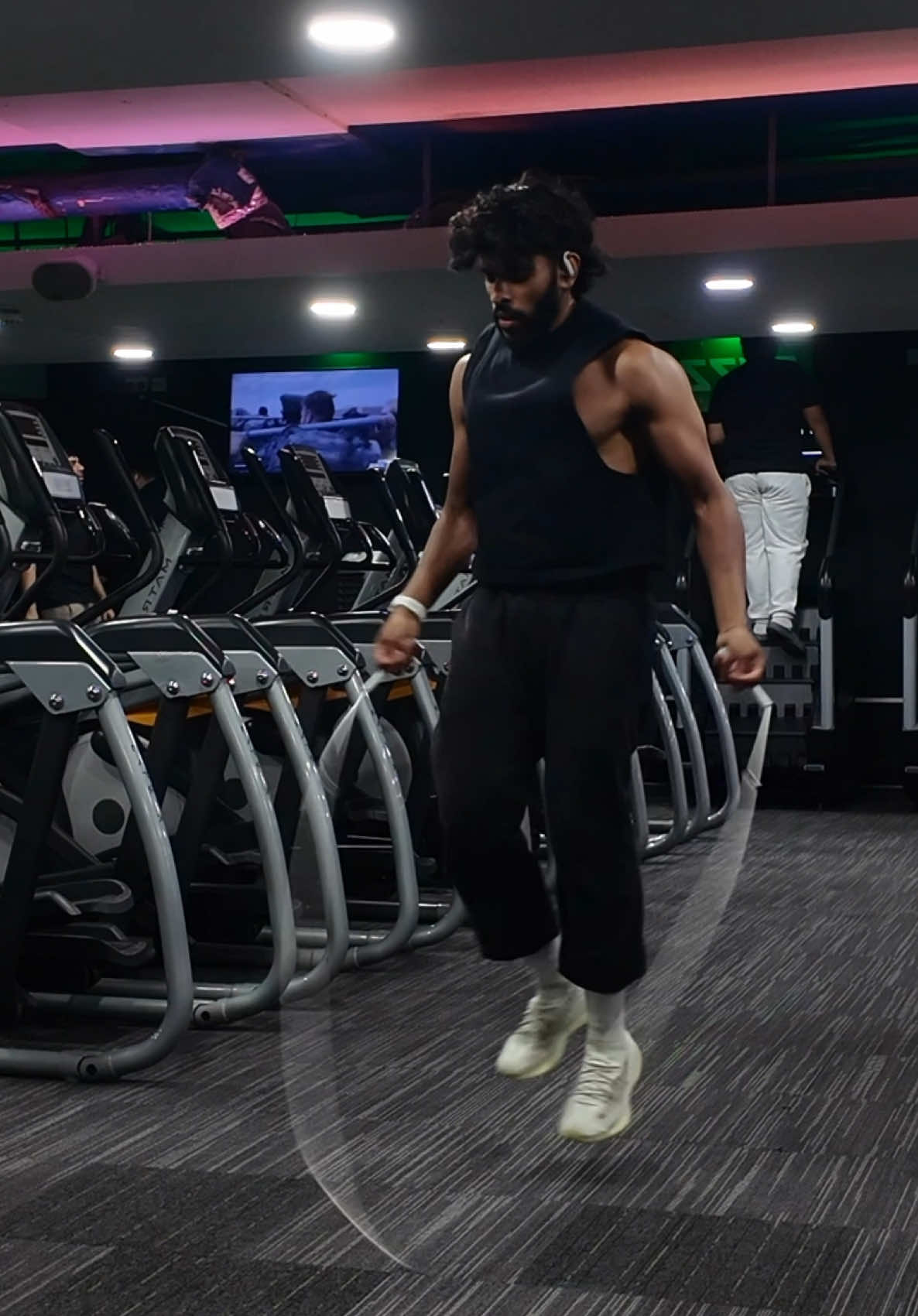 Let the flow find you within 🌊 #skipping #GymTok #motivation #jumprope #hybrid 