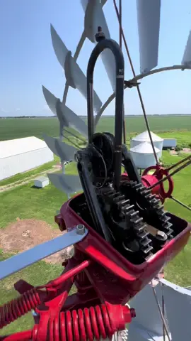 Freshly overhauled 1935 Aermotor A702. Was purchased at a local auction. Did a full restoration down to the original square nuts and bolts. View of it running with the bonnet removed. #fypシ゚viral🖤tiktok   #vintage #LIVEIncentiveProgram #LIVEMonetization #PaidPartnership 