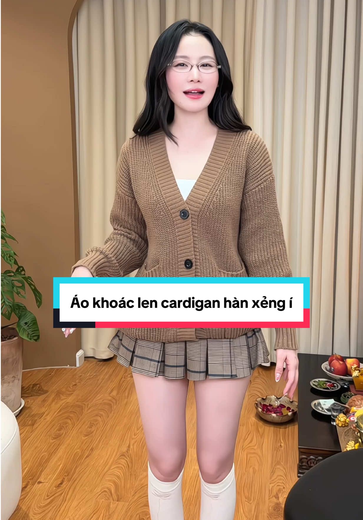 Áo khoác len cardigan mặc vô phong cách rất là Hàn xẻng nhá #aonuxinh #aokhoacnu #aokhoaccardigan #aokhoaclen #xuhuong 