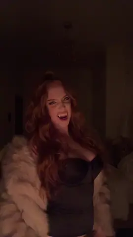 I’m convinced all gingers are secretly vampires 🩸 #twilight  #victoriatwilight #halloween #redhead 