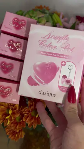 My lovely unboxing @dasique_official ❤️  A little heart right in the heart✨ #prpackage #prhaul #microinfluencer #ugccreator #beatyugccreator 