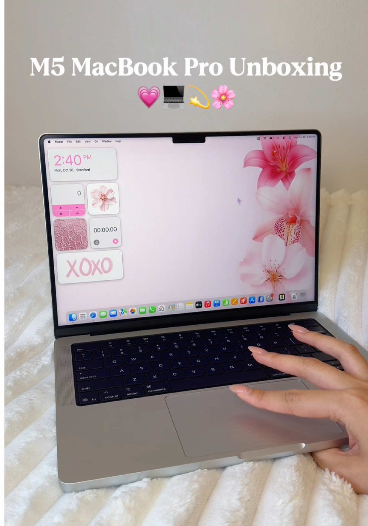 M5 MacBook Pro Unboxing (in Silver)!! 💫 #macbook #college #maxbookpro #study #unboxing @apple 