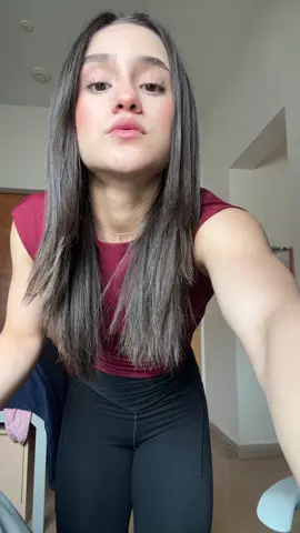 debería estar estudiando 