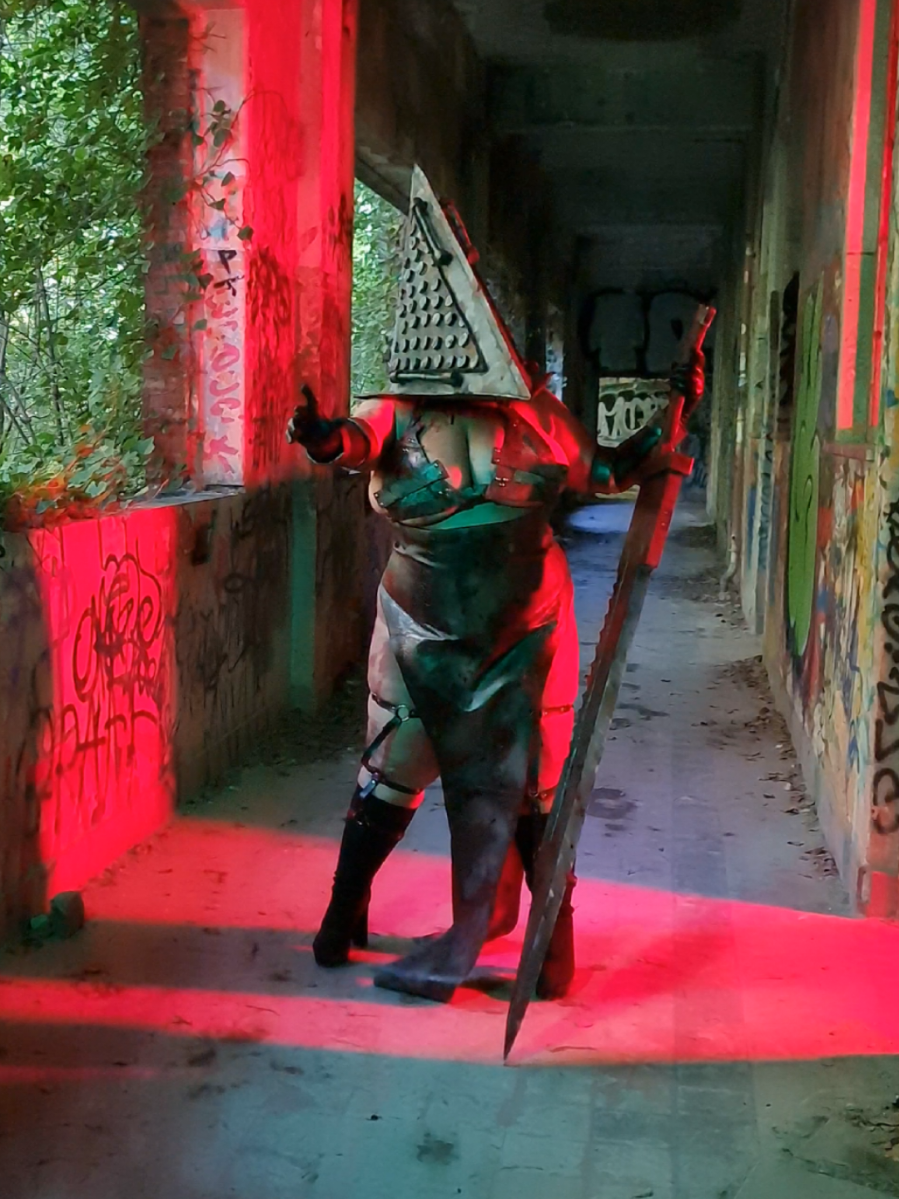Would you visit Silent Hill? 🔥 Costume made by me, design by @Jessica 🎃 #pyramidhead #silenthill #games  #horrortok #horrorgame 