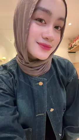 dari @ERDE Jeans 🩷