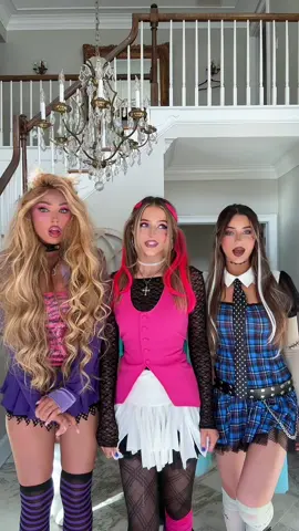 Monster monster highhhh #groupcostume #halloweeninspo @Marianna Rozmajzl @Victoria Rozmajzl :) @Katerina @Ella and Emma Rozmajzl 