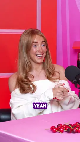 OMG 😳😳 @Billie  #catfish #storytime #irishtiktok #podcast #girlthings 