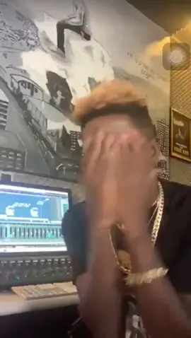 Shatta movement💜💛if dem close all the doors we go open the ways@Shatta wale#God is here🙏