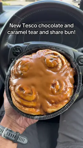 Trying the new @Tesco chocolate and caramel tear and share bun!  I never actually liked the cinnamon one that much and think this is way better!   Definitely one to try out.  #caramel #dessert #sweettreats #chocolate #foodreview 