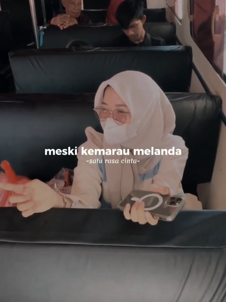 biarlah semua berlalu jalani deperti apa adanya #saturasacinta #pengamenviral #liriklagu  #CapCut 
