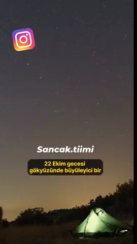Halley Kuyruklu Yıldızı’nın ardında bıraktığı izlerle oluşan Orionid Meteor Yağmuru, Türkiye’nin her yerinden çıplak gözle izlenebilecek. Şehir ışıklarından uzak bir noktada bu gökyüzü şölenine tanıklık etmeniz yeterli. NASA’nın “yılın en etkileyici meteor yağmurlarından biri” olarak tanımladığı bu doğa olayı, 23.00’ten itibaren başlayacak ve sabaha kadar sürecek.  Her bölge için zirve saatleri ise şöyle:  📍Marmara: 23.00–04.30  📍 Ege: 00.15–05.00  📍 İç Anadolu & Akdeniz: 23.45–05.00  📍 Karadeniz: 01.30–04.45  📍 Akdeniz: 23.45- 05.00  📍 Doğu Anadolu: 01.15–04.30  📍 Güneydoğu Anadolu: 01.15–04.45 Bu gece gözlerinizi gökyüzünden ayırmayın, çünkü her kayan yıldız bir dileğe davet! 💫 #gökyüzü  #yıldızlar #keşfet  #türkiye #viraltiktok 