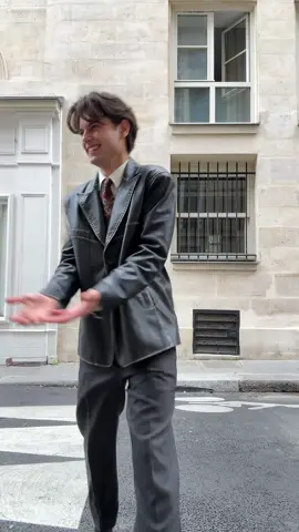 Lets act natural @Emma ortega 🐣 #paris 