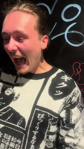 J’ai croiser un fou dans une station d’autoroute WTF ?! 