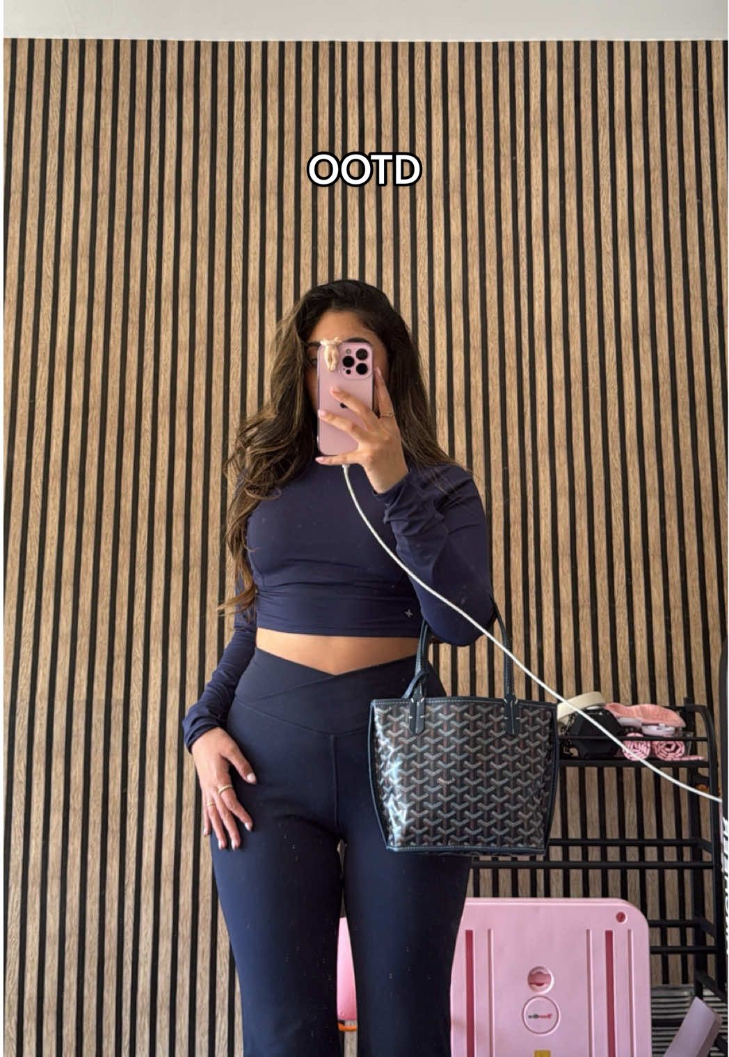 whole outfit from @Halara_official 🫐 #halara  #halaratiktokshop #workoutclothes  #OOTD  #fyp 