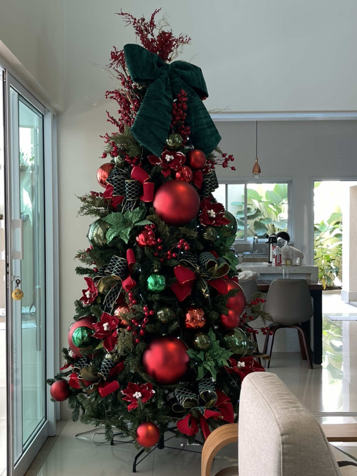 A casa já entrou no clima do Natal 🎄✨ #decor #decoração #natal #arvoredenatal #natal2025 
