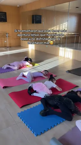 Todo es un proceso gradual y de disfrute 🩰 #balletdancestudio #bailarinas #niños #stretching 