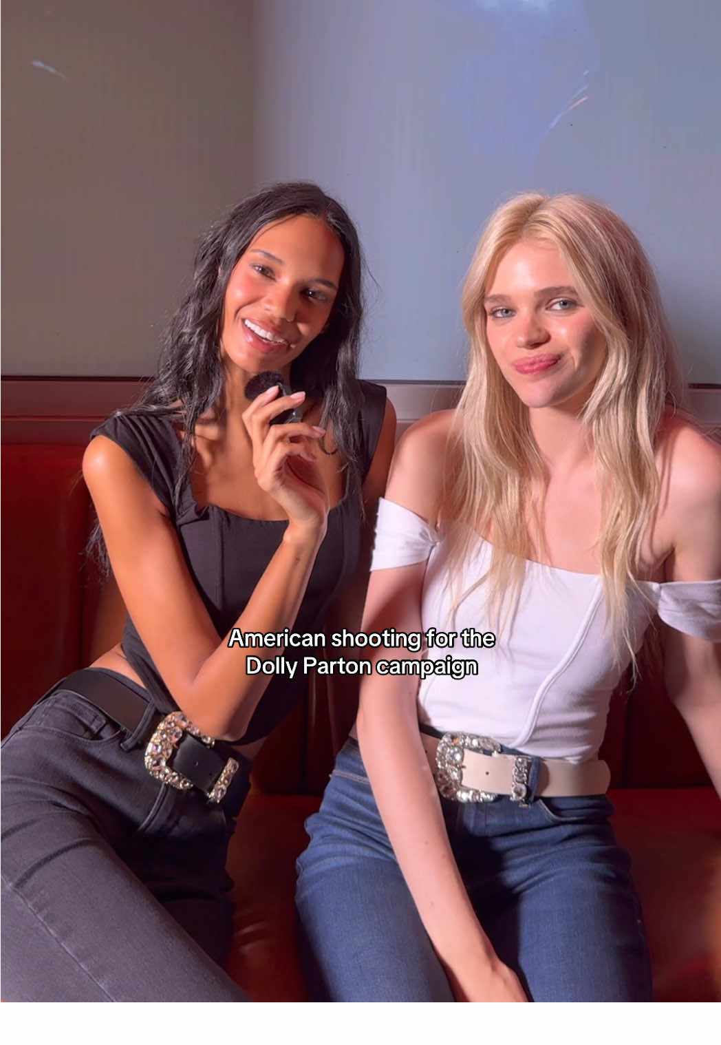 Passing the mic over 🎤 @Dolly Parton 