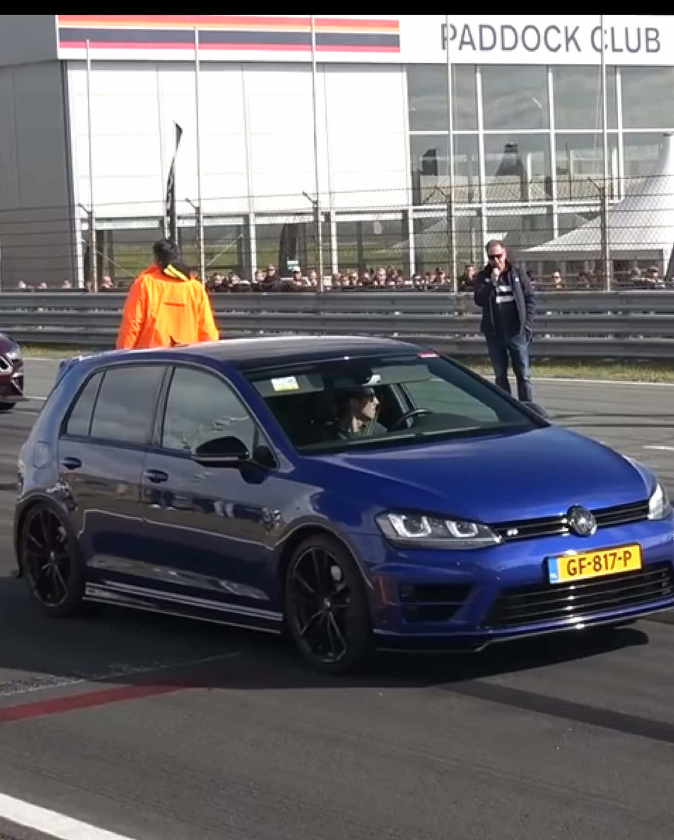 VW Golf 7 R vs GTI Part 1. #golf #mk7r #gti 
