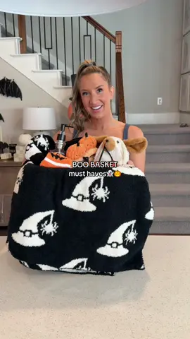 Let’s put together a cozy boo basket🎃 #AD @beallsstore is my one stop shop for everything festive! All you need is a basket, cozy blankets and candles, and smaller seasonal favorites to top off your gift! Head to your local bealls to recreate this! • • #shopwithme #halloweengift #boobasket #giftidea
