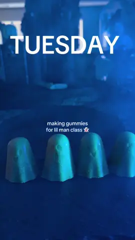 B O Y MOM🦖🦕🎾 #boymom #chicken #chickenrecipe #Foodie #spookyseason 👻