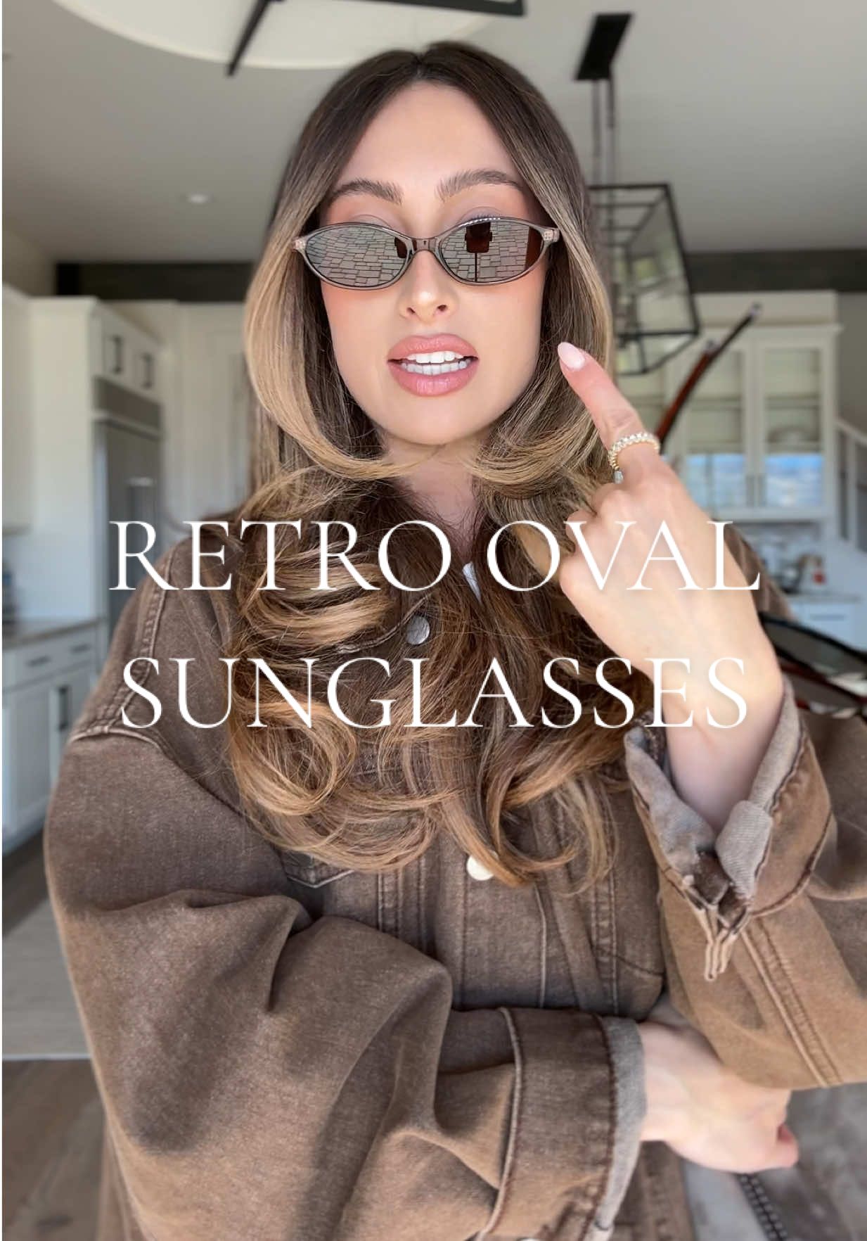 The trendy oval sunnies that I’ve been seeing everywhere. They truly look good on anyone’s face shape 🤎 #sunglasses #sunnies #trendy #retro #tiktokshopfinds 