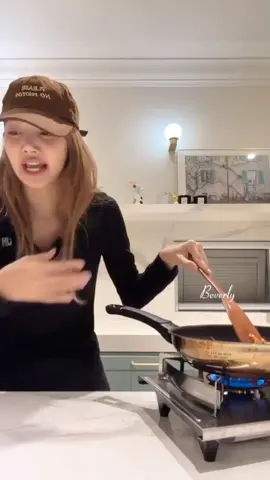 why are u so cute, Lisa?😭#bp_dinny🤍 #BLACKPINK #LISA #BLINK #fst♡ 
